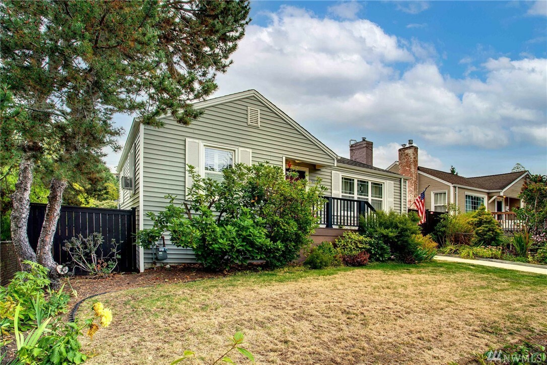 Property Photo: 5920 38th Ave SW WA 98126