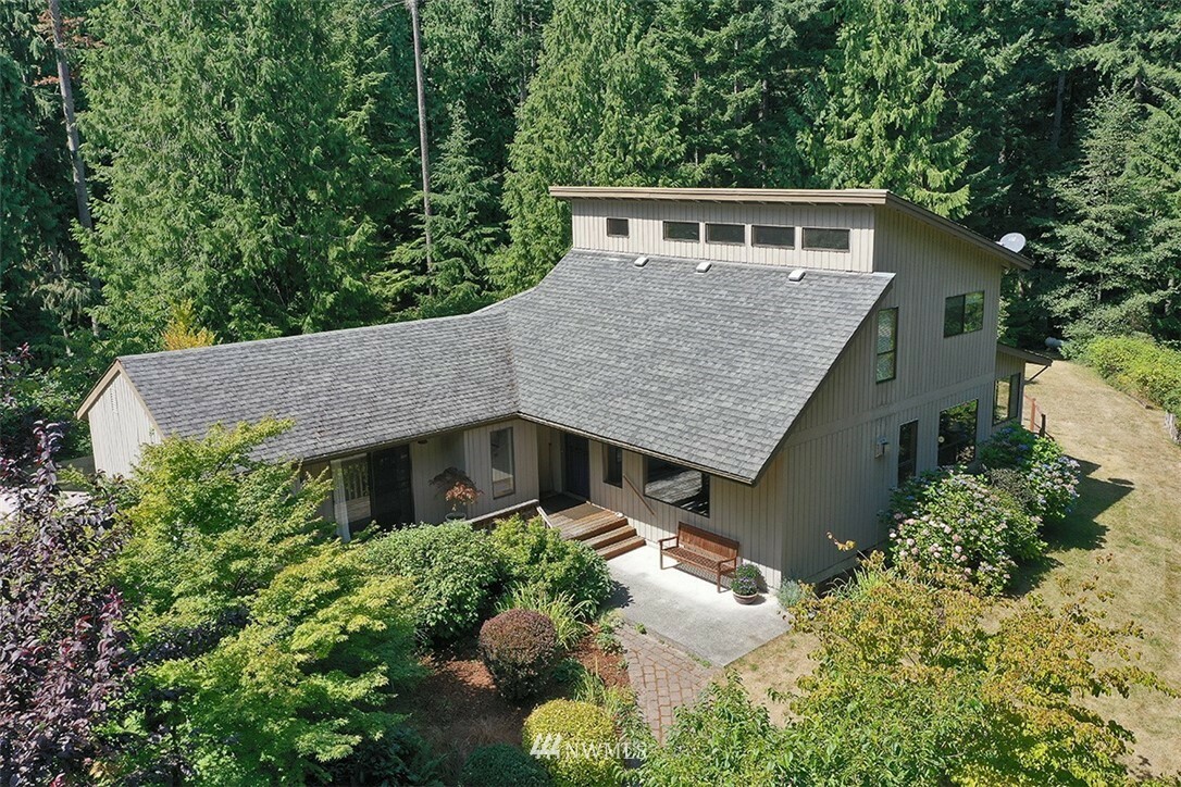 Property Photo:  5805 Pioneer Park Place  WA 98260 