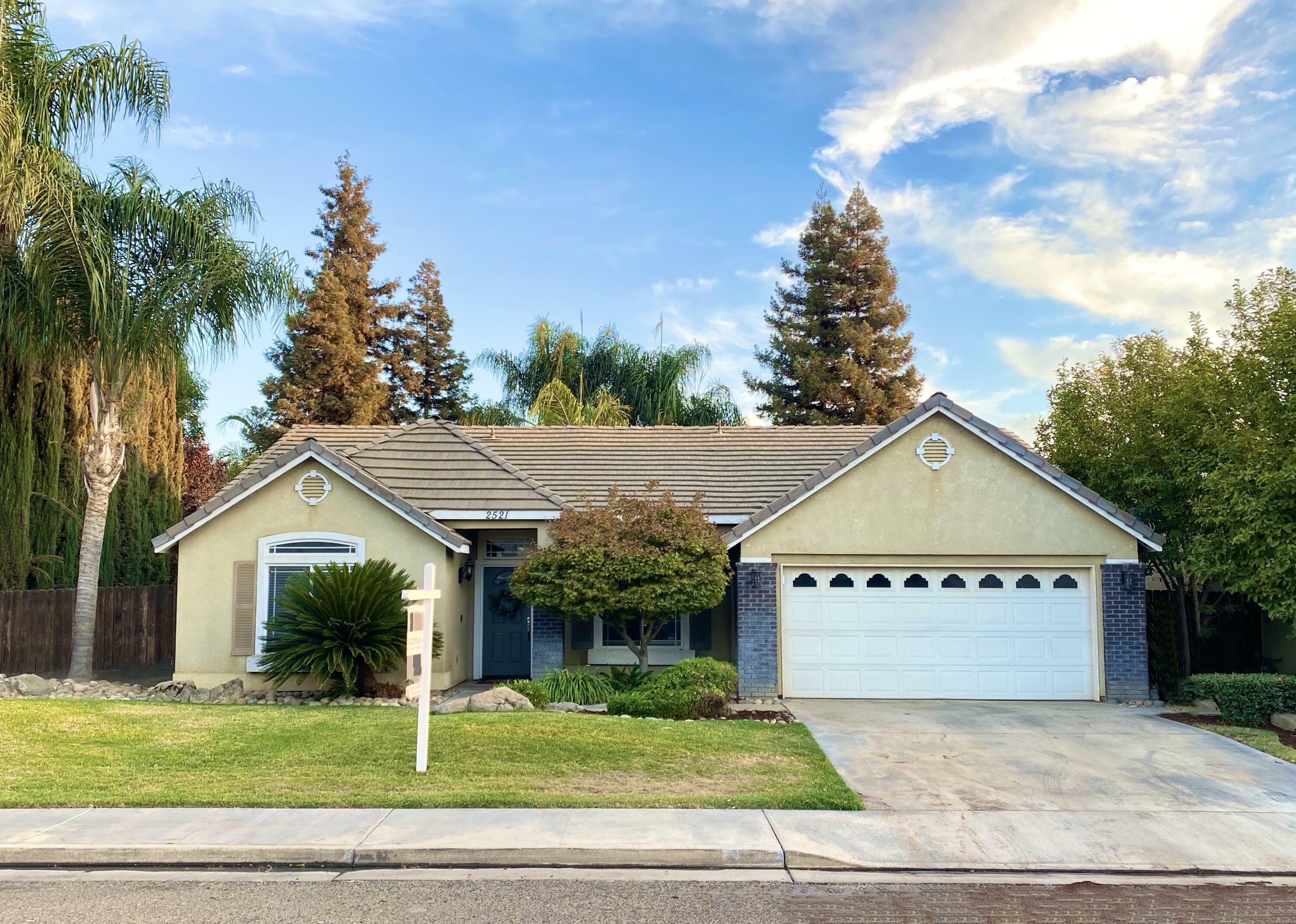 Property Photo:  2521 W Cheryll Avenue  CA 93257 