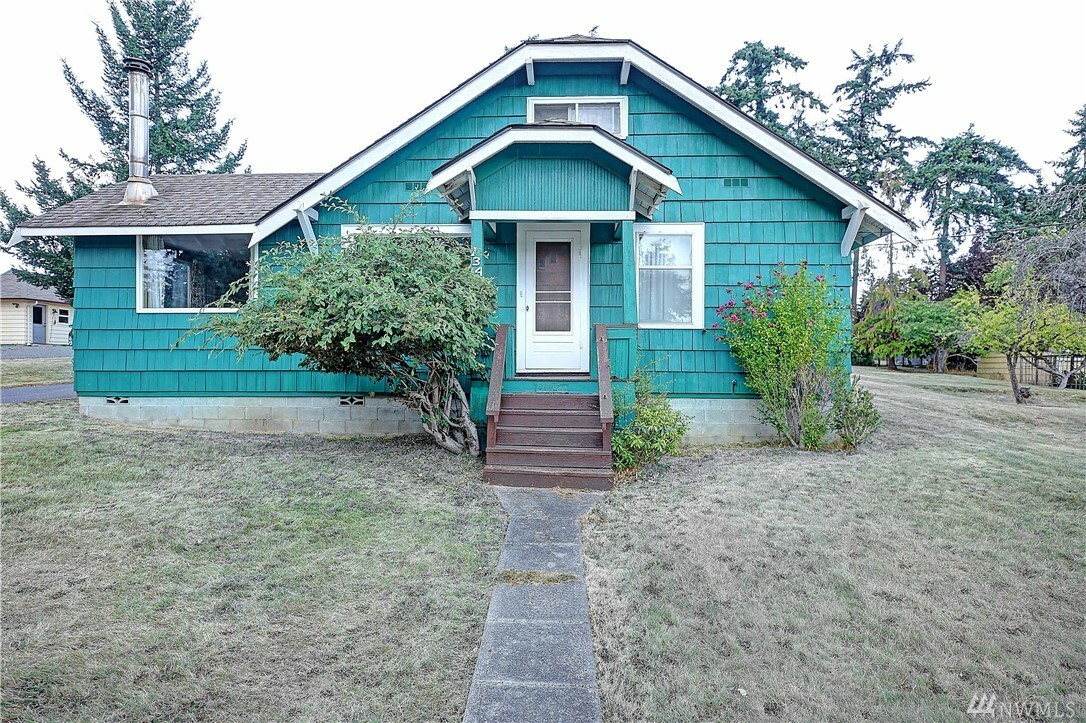 Property Photo:  734 Foster St  WA 98368 