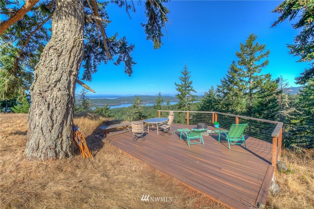 Property Photo:  421 Scott Hill Road  WA 98280 