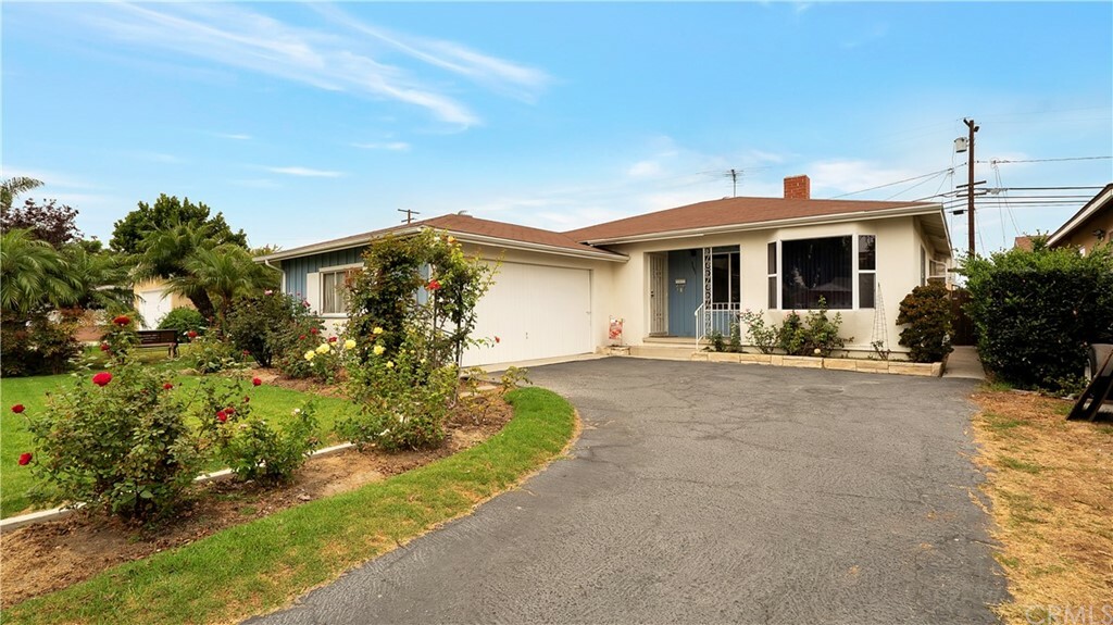 Property Photo:  3641 E Harding Street  CA 90805 