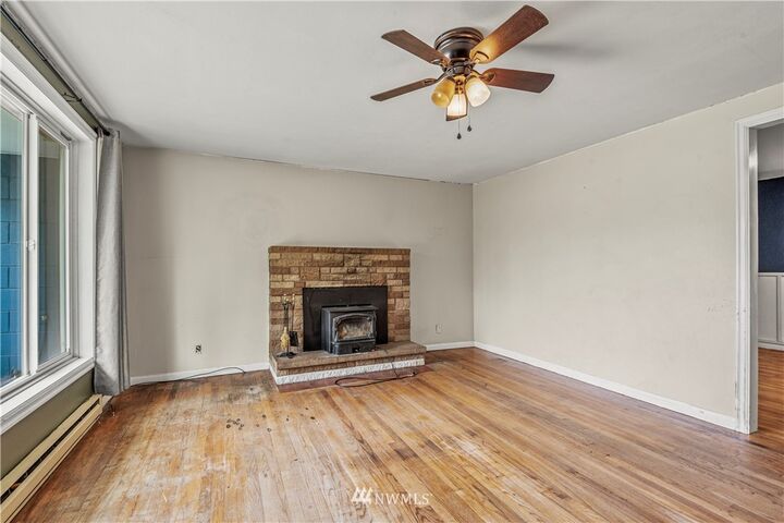 Property Photo:  1224 33rd Avenue  WA 98632 