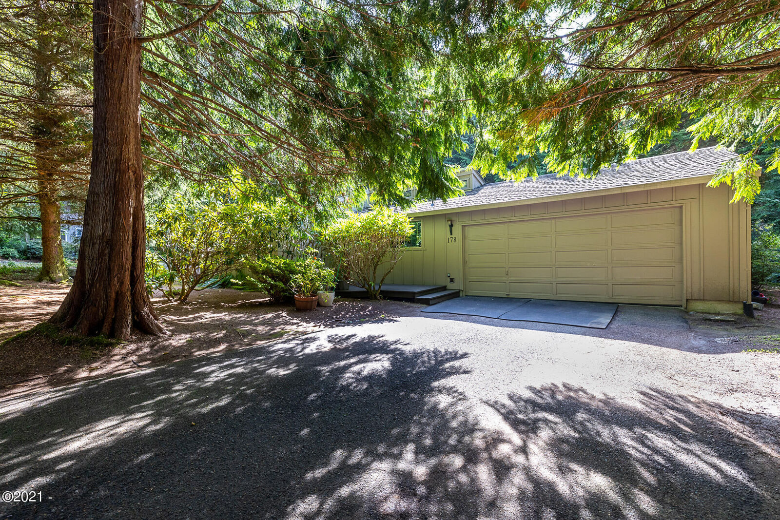 Property Photo:  178 SW The Pines Drive  OR 97341 