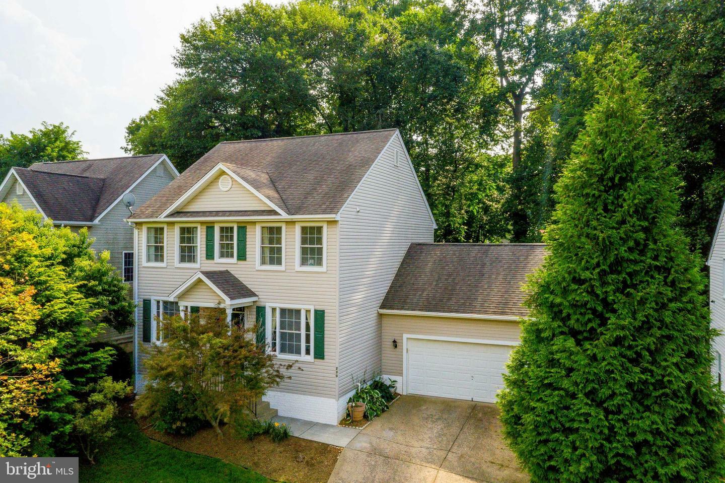 Property Photo:  230 Breezewood Drive  VA 20186 