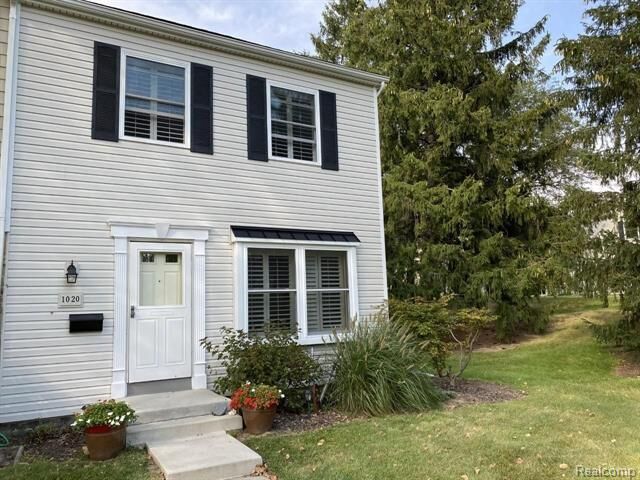 Property Photo:  1020 Larson Court  MI 48309 