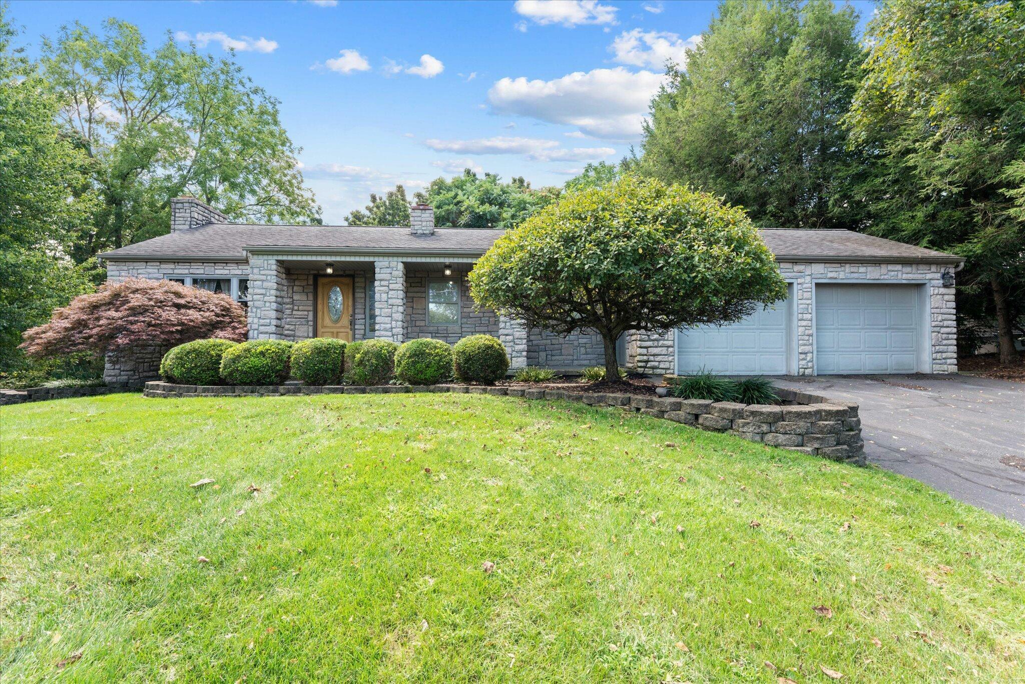 Property Photo:  229 Queens Drive N  OH 43055 
