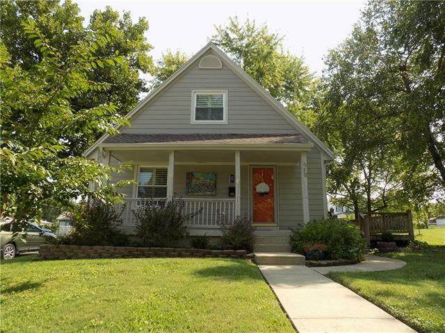 Property Photo: 118 N Lake Street MO 64080