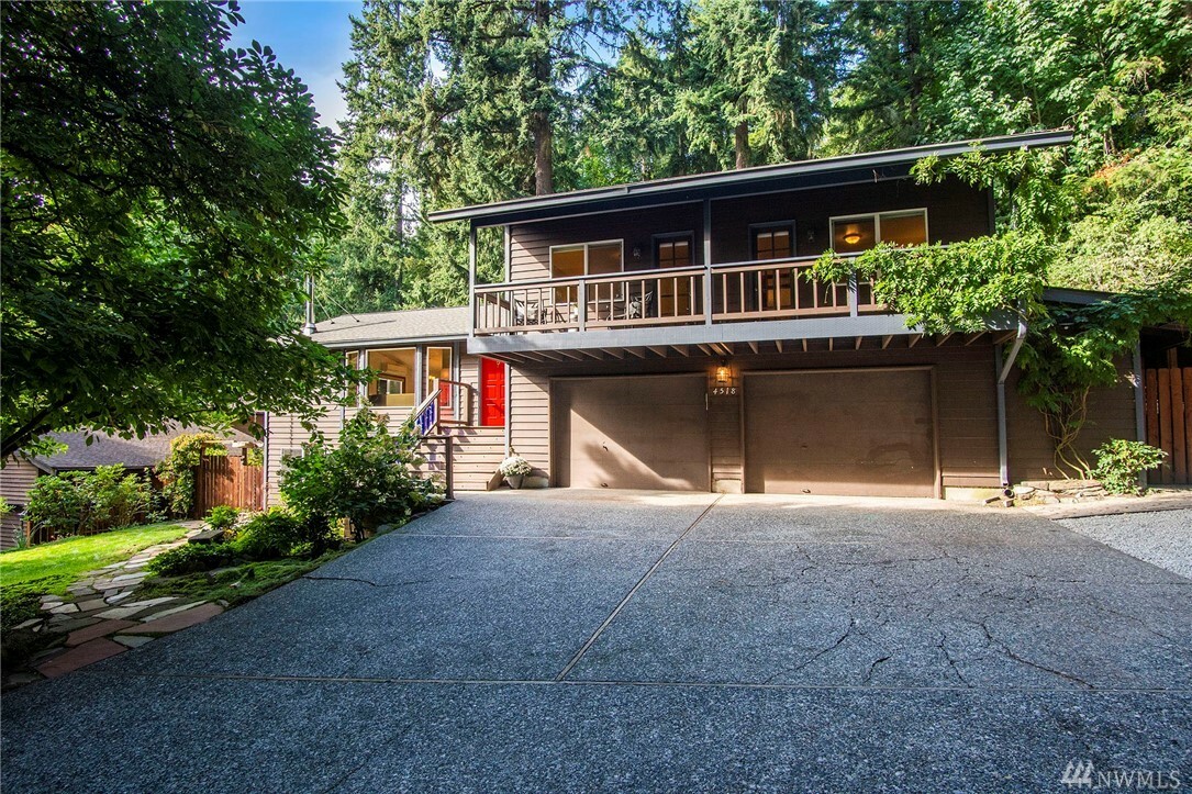 Property Photo:  4518 NE 190th Ct  WA 98155 