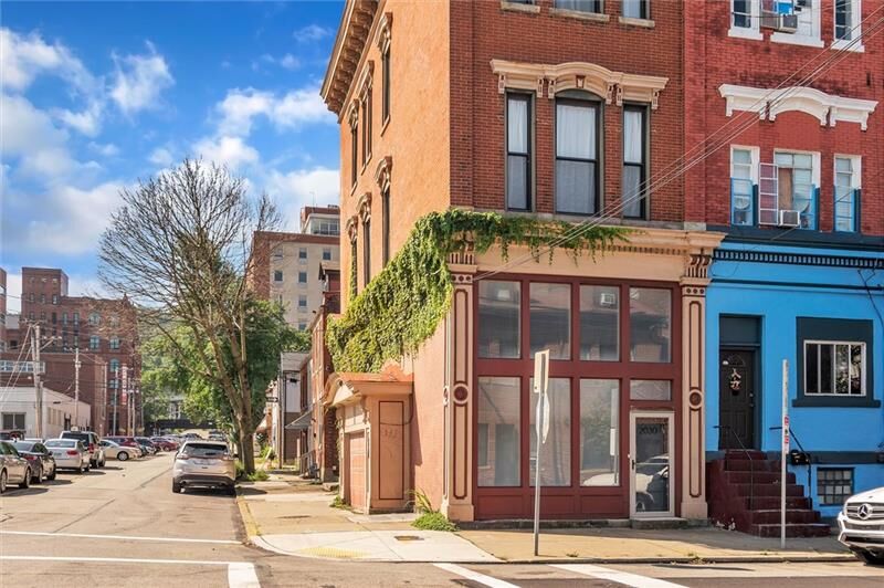 Property Photo:  2030 Sarah St  PA 15203 