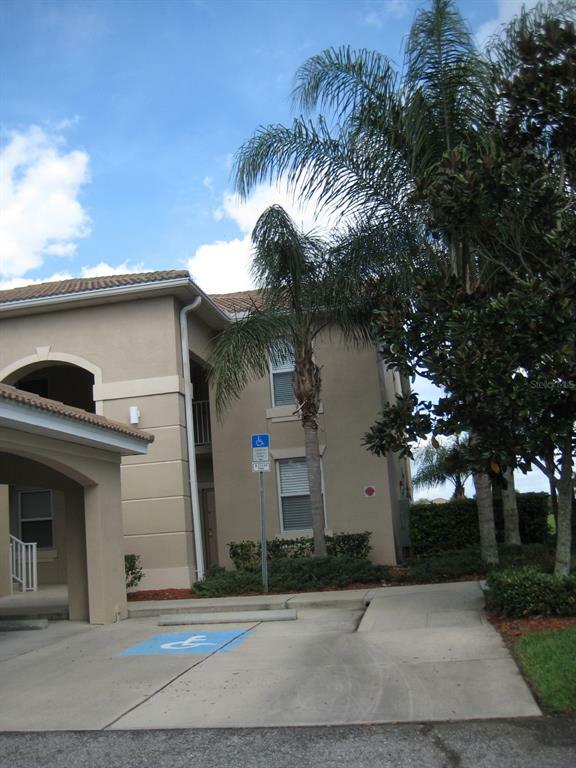 Property Photo: 803 Fairwaycove Lane 208 FL 34212