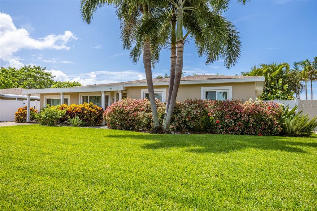 Property Photo:  7964 Causeway Boulevard N  FL 33707 