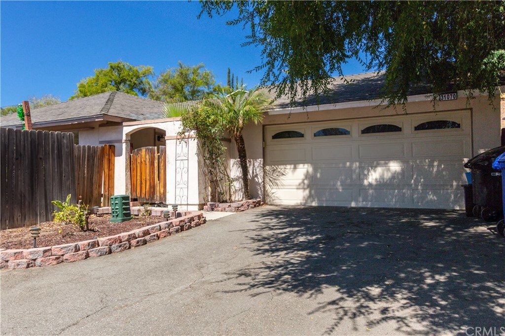 Property Photo:  31070 Camino Del Este  CA 92591 