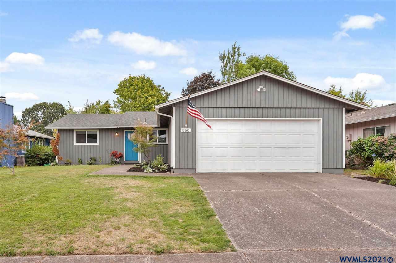 Property Photo: 860 Sand Piper Ct NE OR 97301