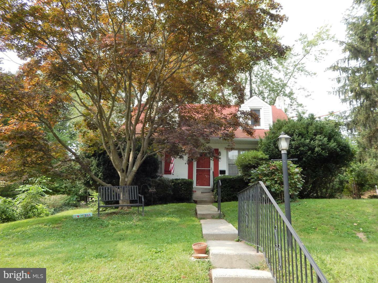 Property Photo: 18 Ridge PA 19063