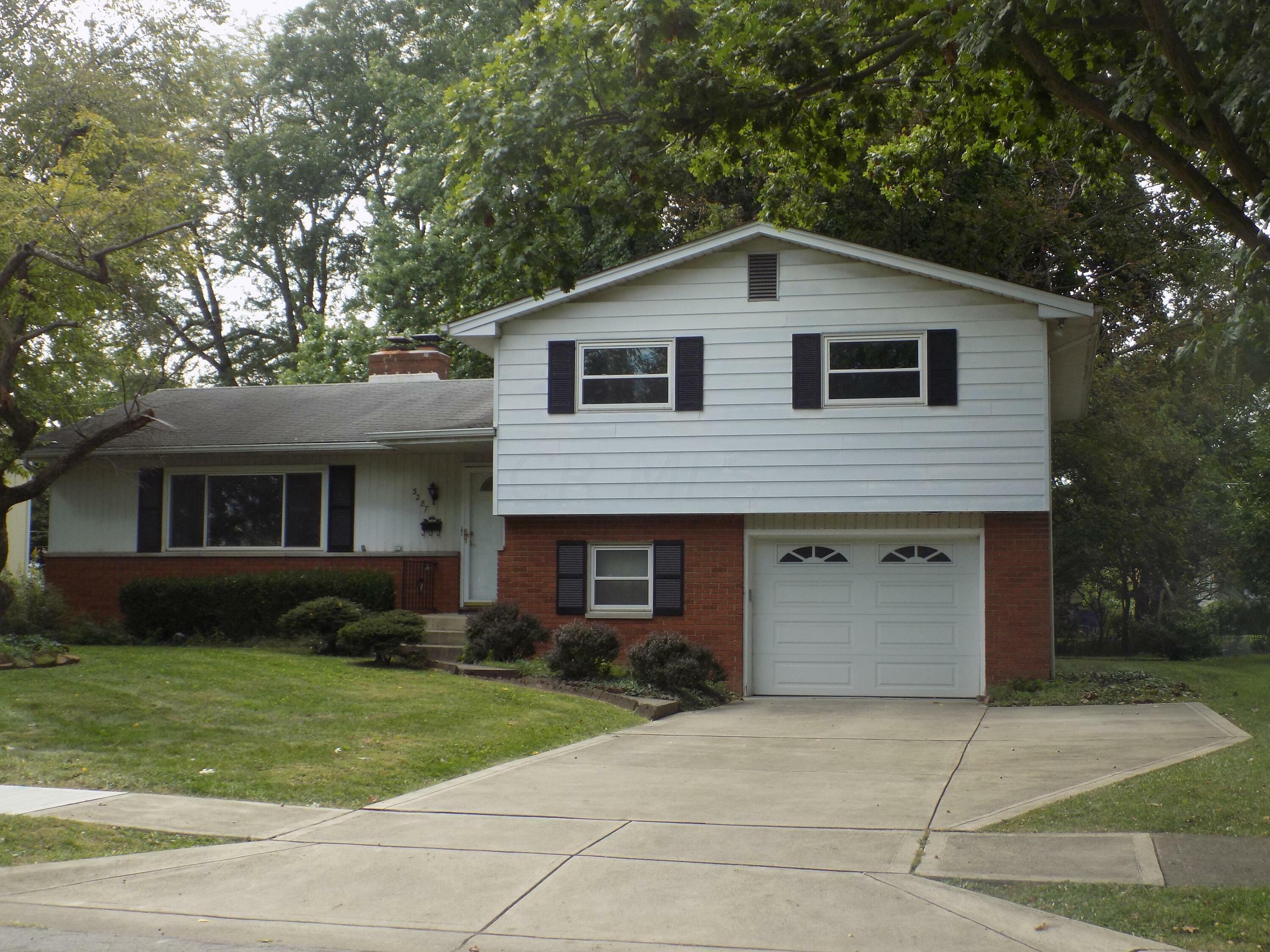 Property Photo: 3287 Somerford Road OH 43221