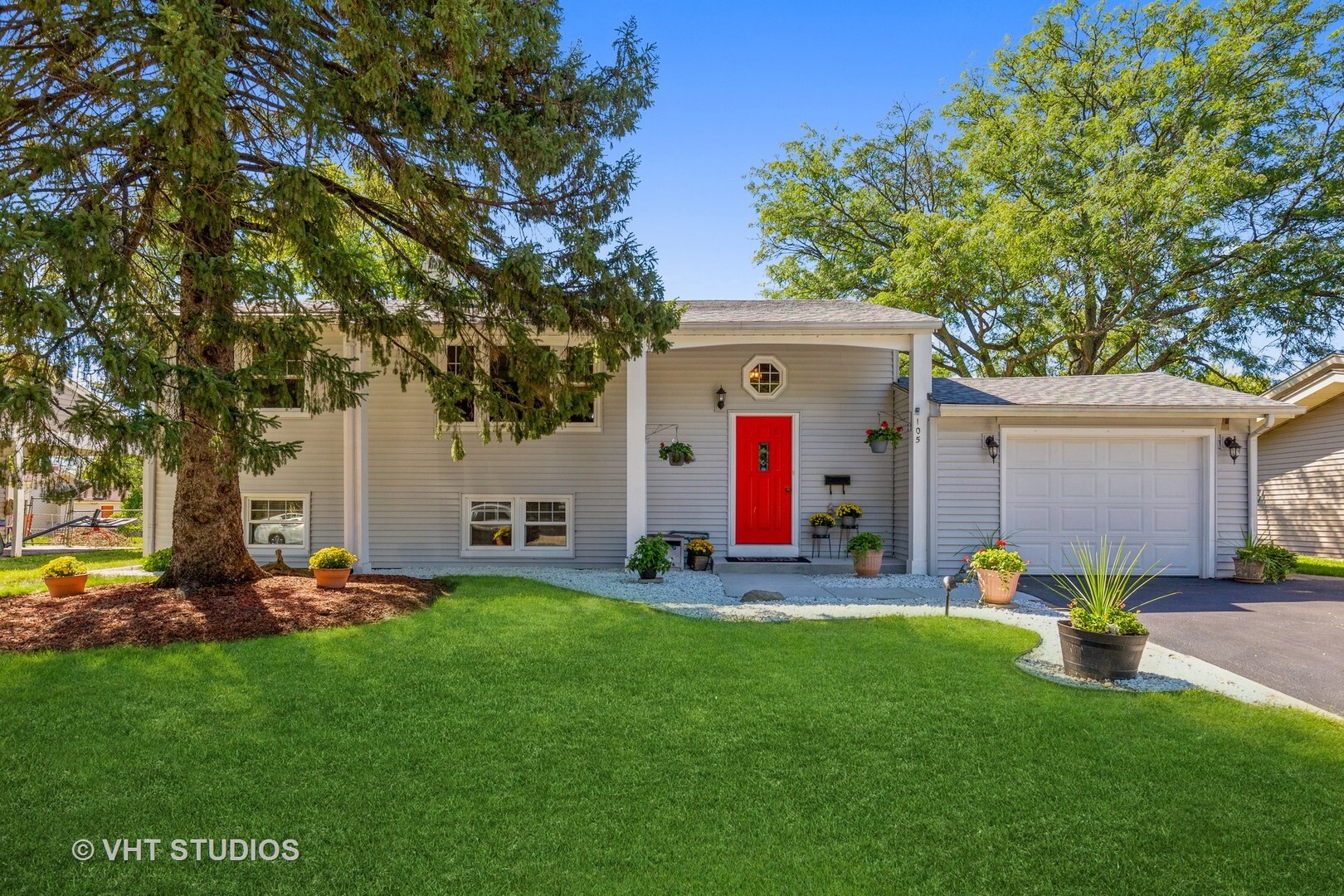 105 Del Rio Road  Carpentersville IL 60110 photo