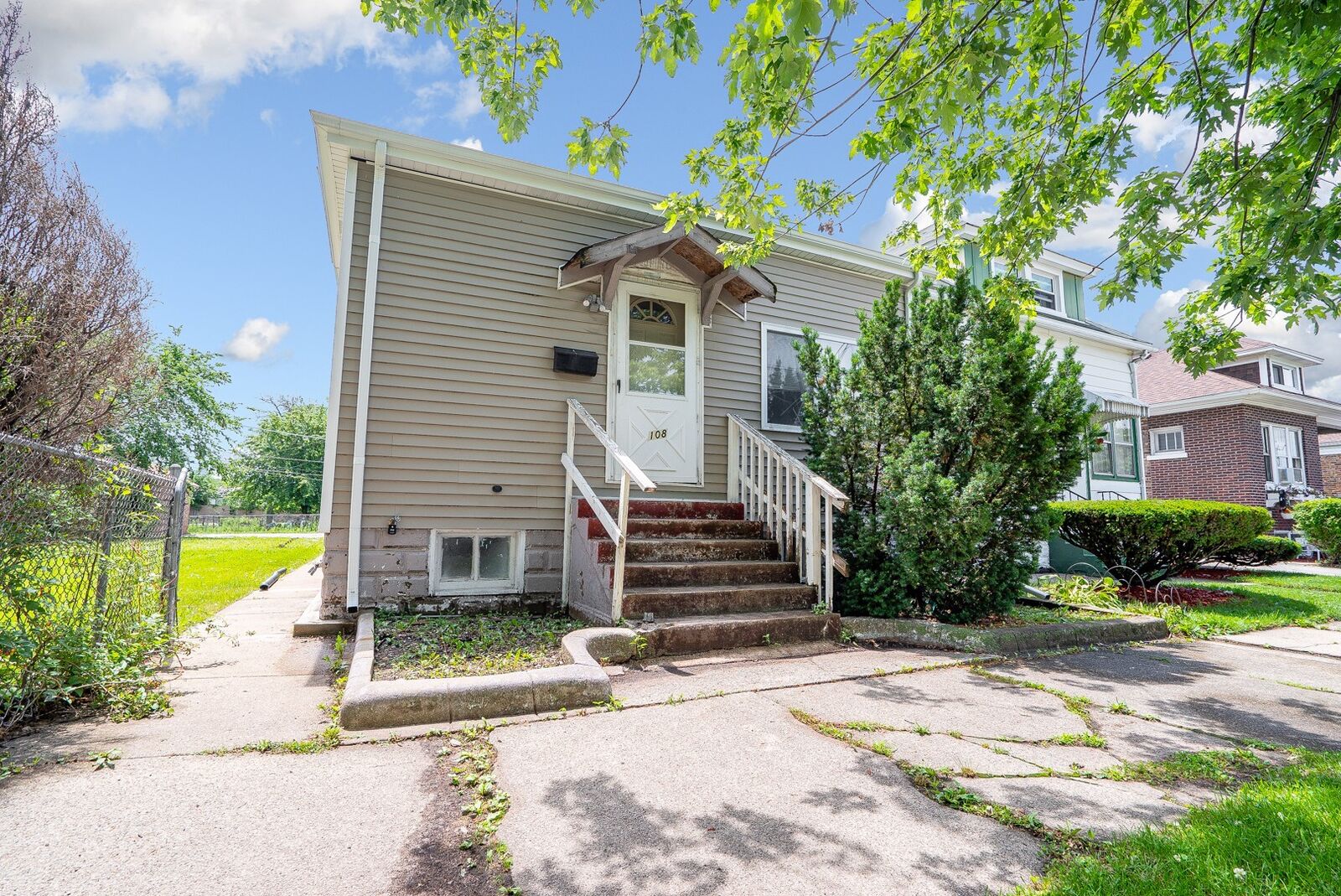 Property Photo:  108 E 25th Street  IL 60411 