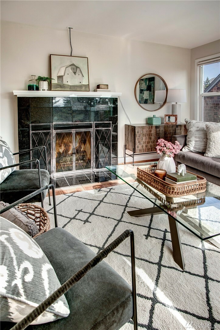 Property Photo: 4107 Fauntleroy Wy SW WA 98126