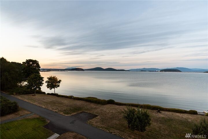 4501 Fidalgo Bay Rd 903  Anacortes WA 98221 photo