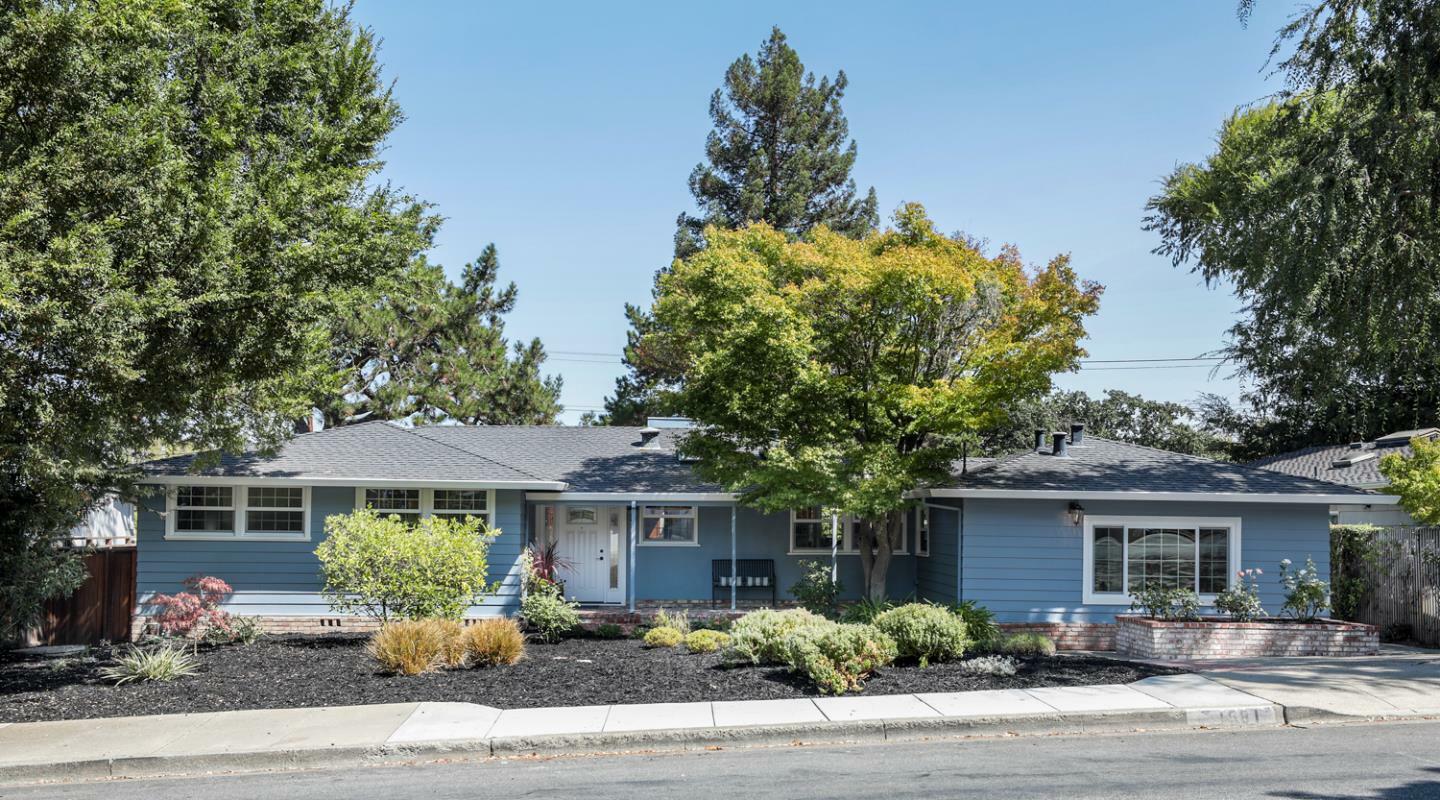 Property Photo: 1581 Fernside Street CA 94061