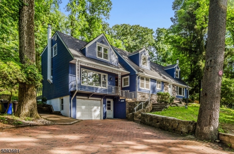 Property Photo:  5 Mount Pleasant Rd  NJ 07869 