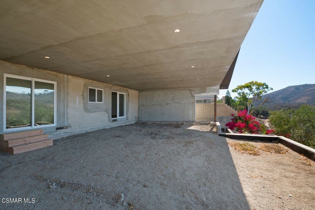 Property Photo:  692 Flaming Star Avenue  CA 91360 