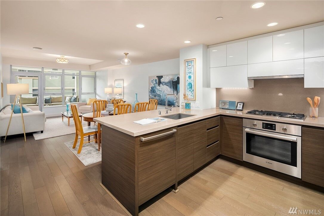 Property Photo:  583 Battery St 308N  WA 98121 