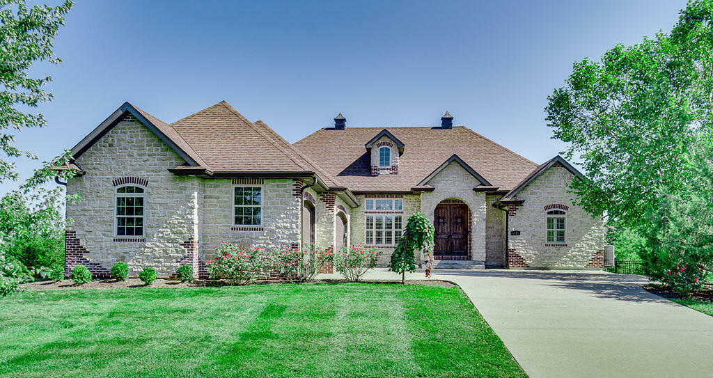 Property Photo:  4015 Blue Hollow Dr  MO 65203 