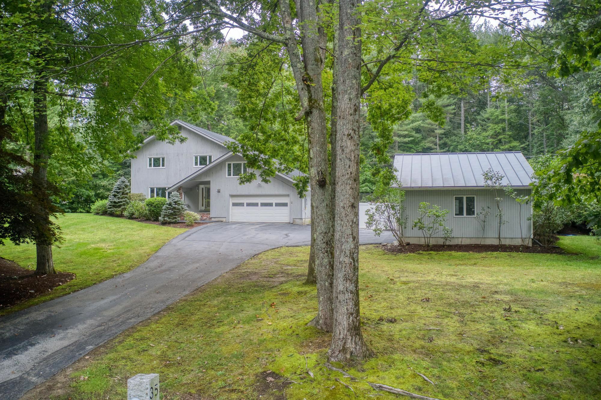 Property Photo:  35 Mulberry Lane  NH 03110 