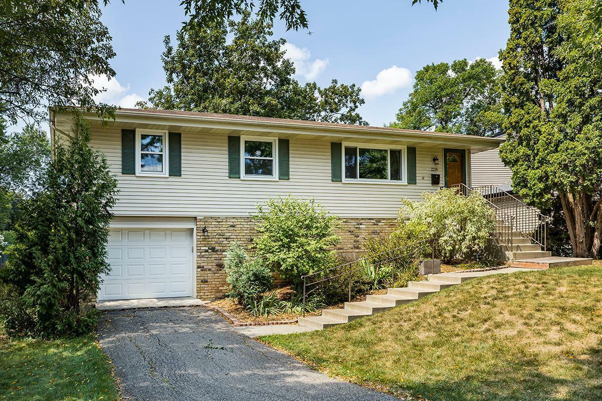 Property Photo:  2234 Pennsylvania Avenue S  MN 55426 