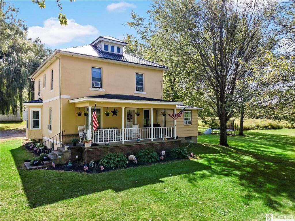 Property Photo: 2151 Lake Rd Road NY 14136