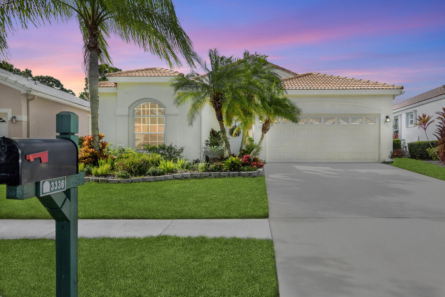 Property Photo: 3336 SE Fairway Oaks Trail FL 34997