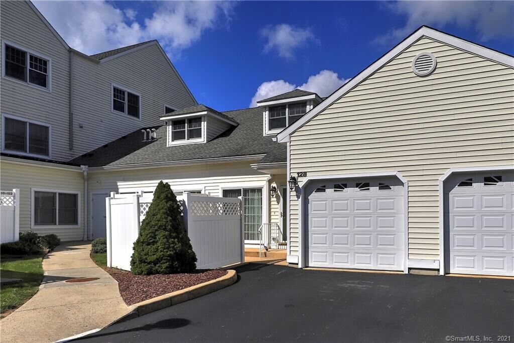 Property Photo: 128 Southwick Court 128 CT 06410