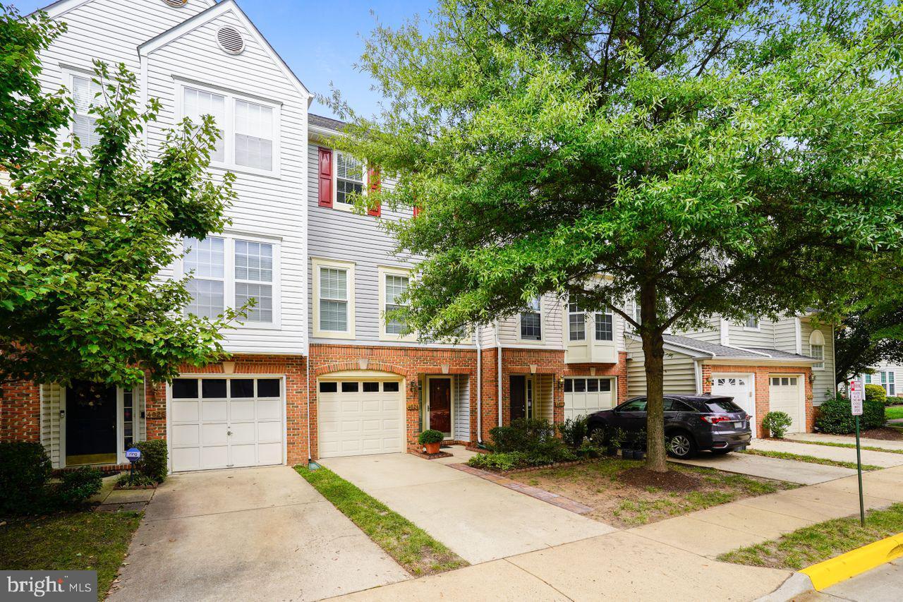Property Photo: 4024 Cressida Place VA 22192