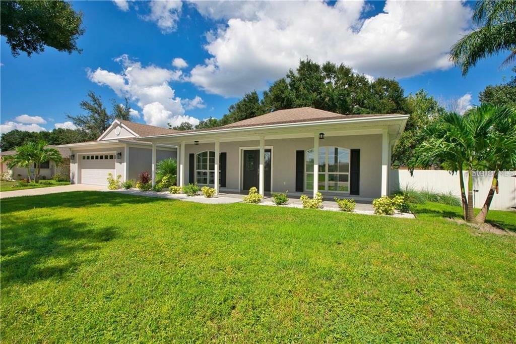 Property Photo:  1951 Rolling Green Circle  FL 34240 