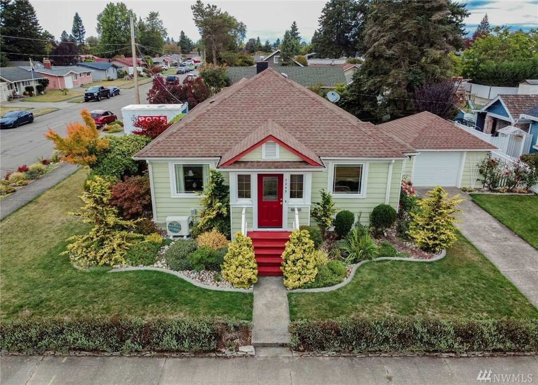 Property Photo:  2245 Lincoln Ave  WA 98022 