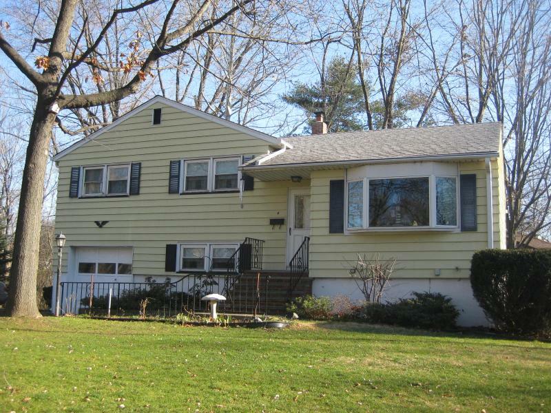 Property Photo:  4 Andover Dr  NJ 07470 