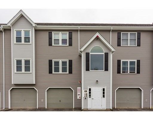 Property Photo: 94 Tennis Plaza Rd 9 MA 01826