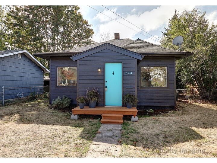 6714 SE Tolman St  Portland OR 97206 photo