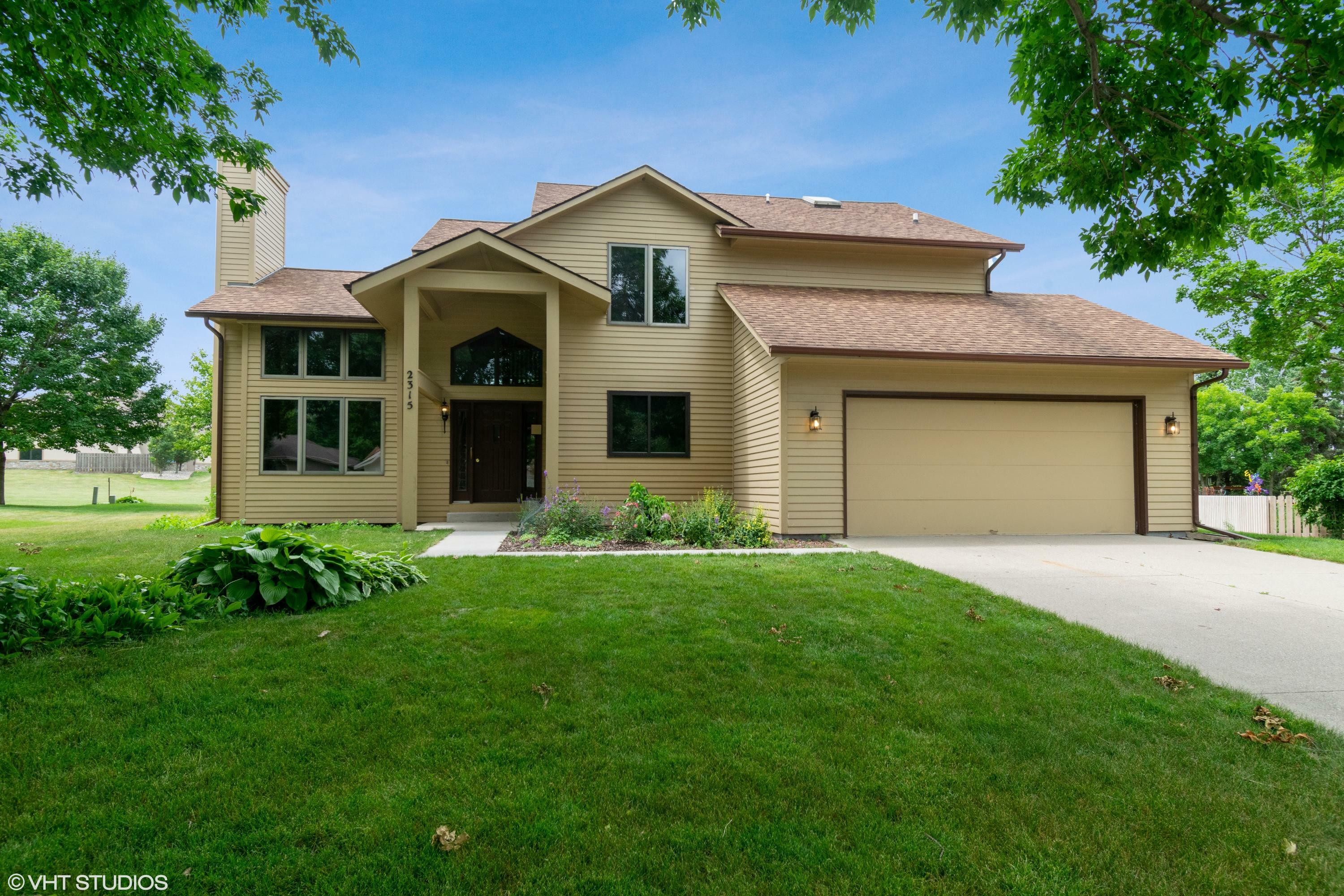 Property Photo:  2315 Buchanan Drive  IA 50010 