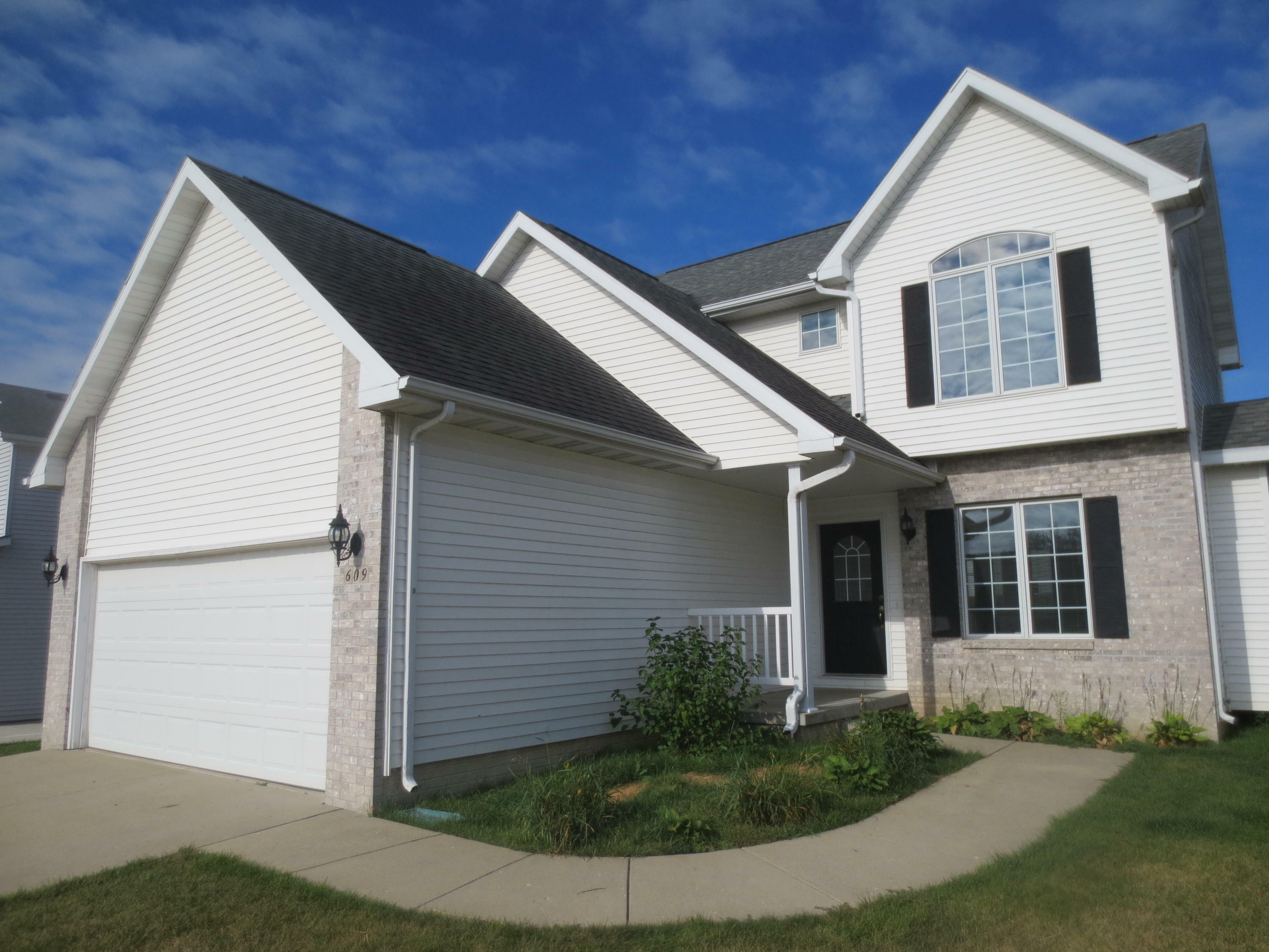 Property Photo:  609 Larson Drive  IA 50124 