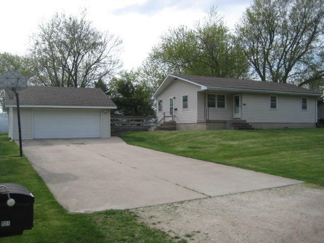 Property Photo:  921 4th Street  IA 50130 