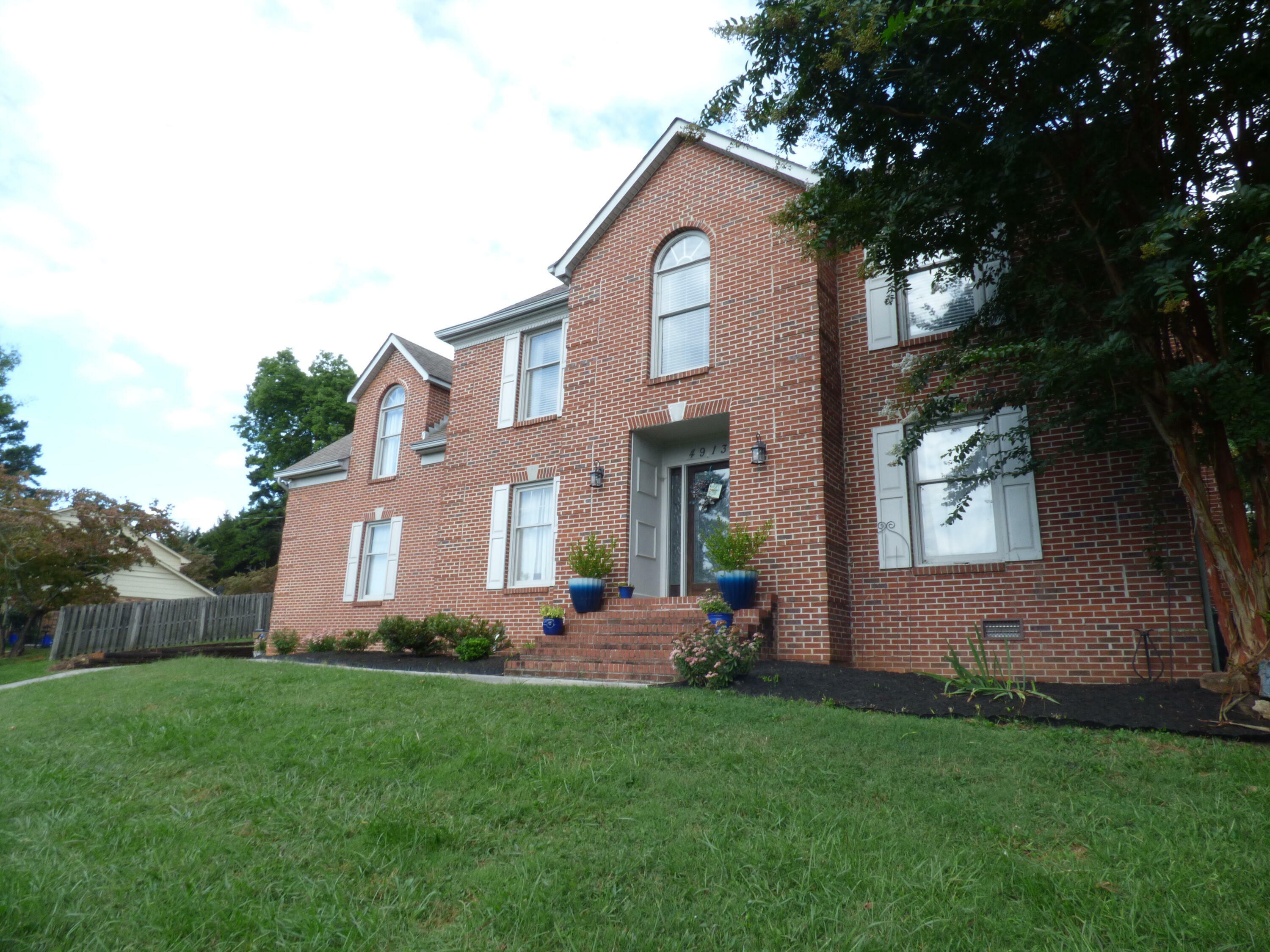 Property Photo:  4913 Laurelwood Rd  TN 37918 