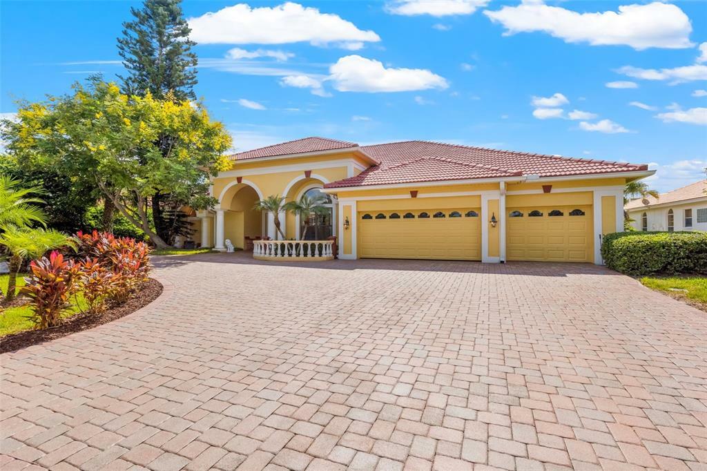 Property Photo:  30324 Laurelwood Lane  FL 33543 