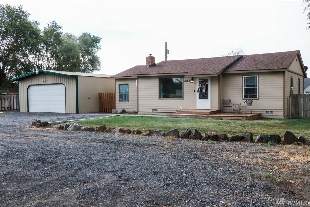 Property Photo:  524 S Pacific St  WA 98837 