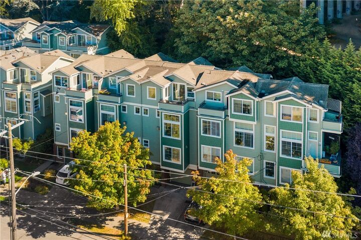 Property Photo:  1802 Franklin Ave E  WA 98102