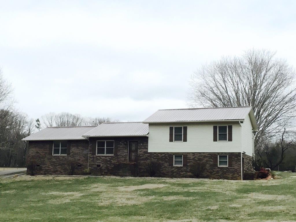 Property Photo:  850 Finn Long Rd  TN 37737