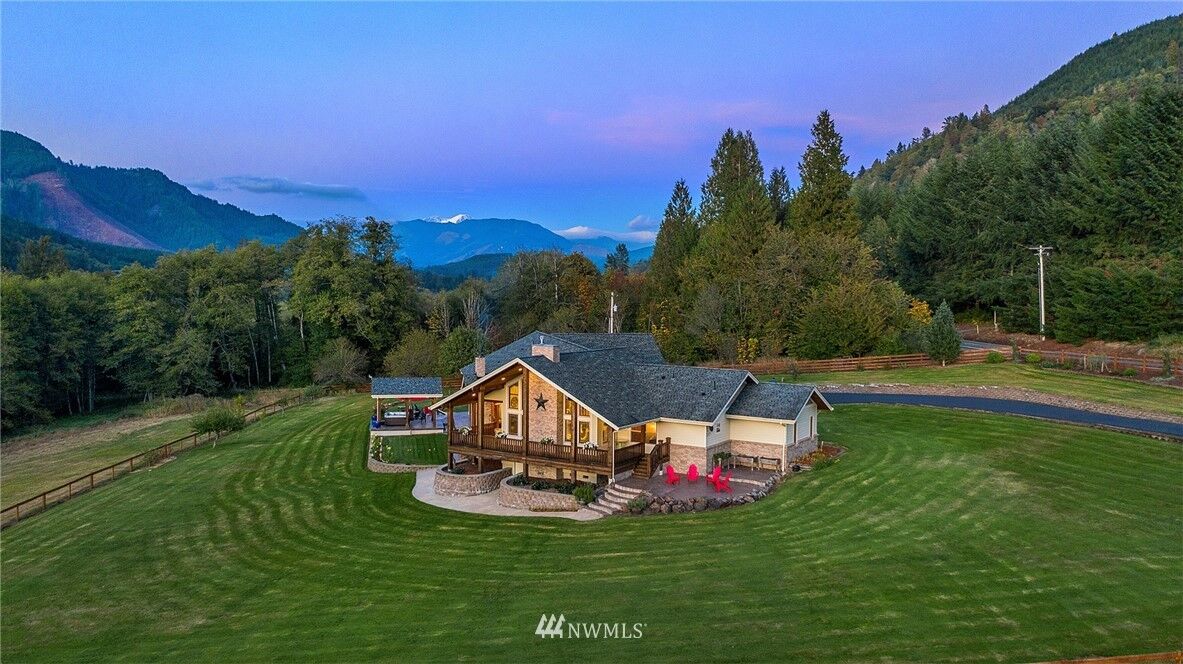 Property Photo:  401 Highland Valley Road  WA 98356 