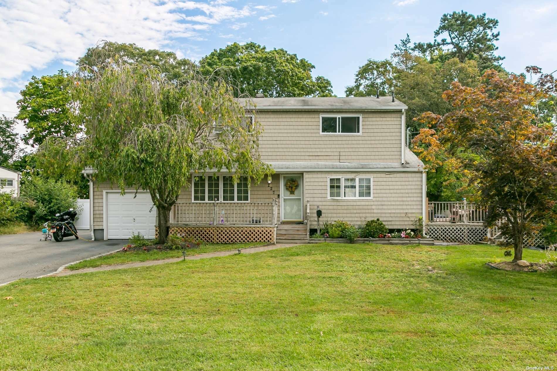 Property Photo:  227 Fruitwood Lane  NY 11722 